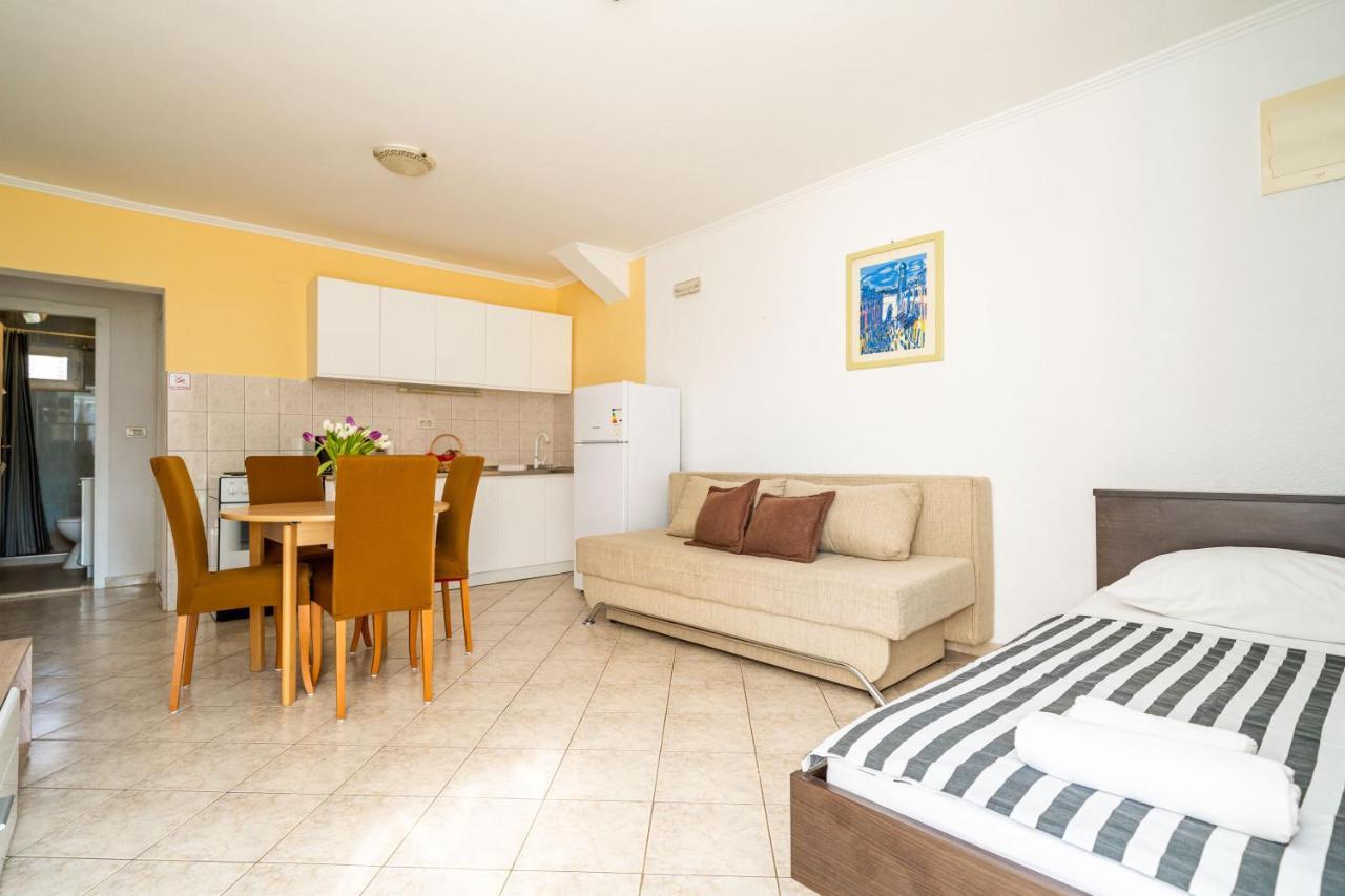 Apartmani Niki Zvekovica 察夫塔特 外观 照片